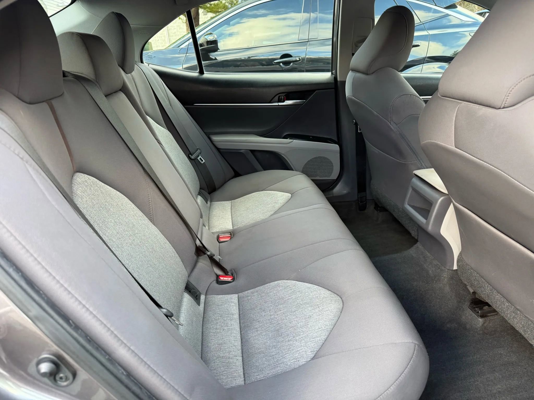 Used 2020 Toyota Camry LE image 18