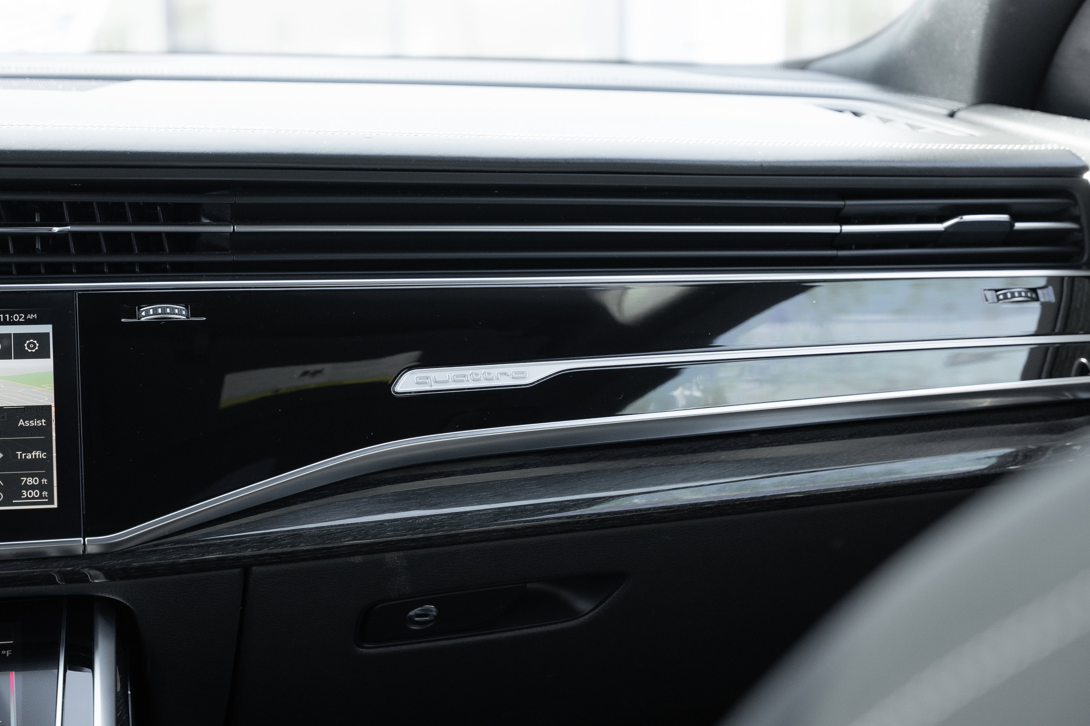 Used 2019 Audi Q8 Prestige w/ Towing Package image 15