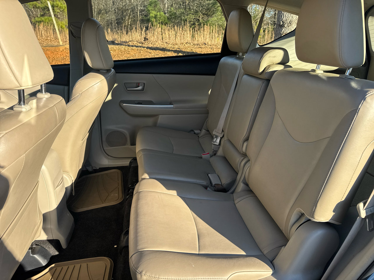 Used 2014 Toyota Prius V Four image 18