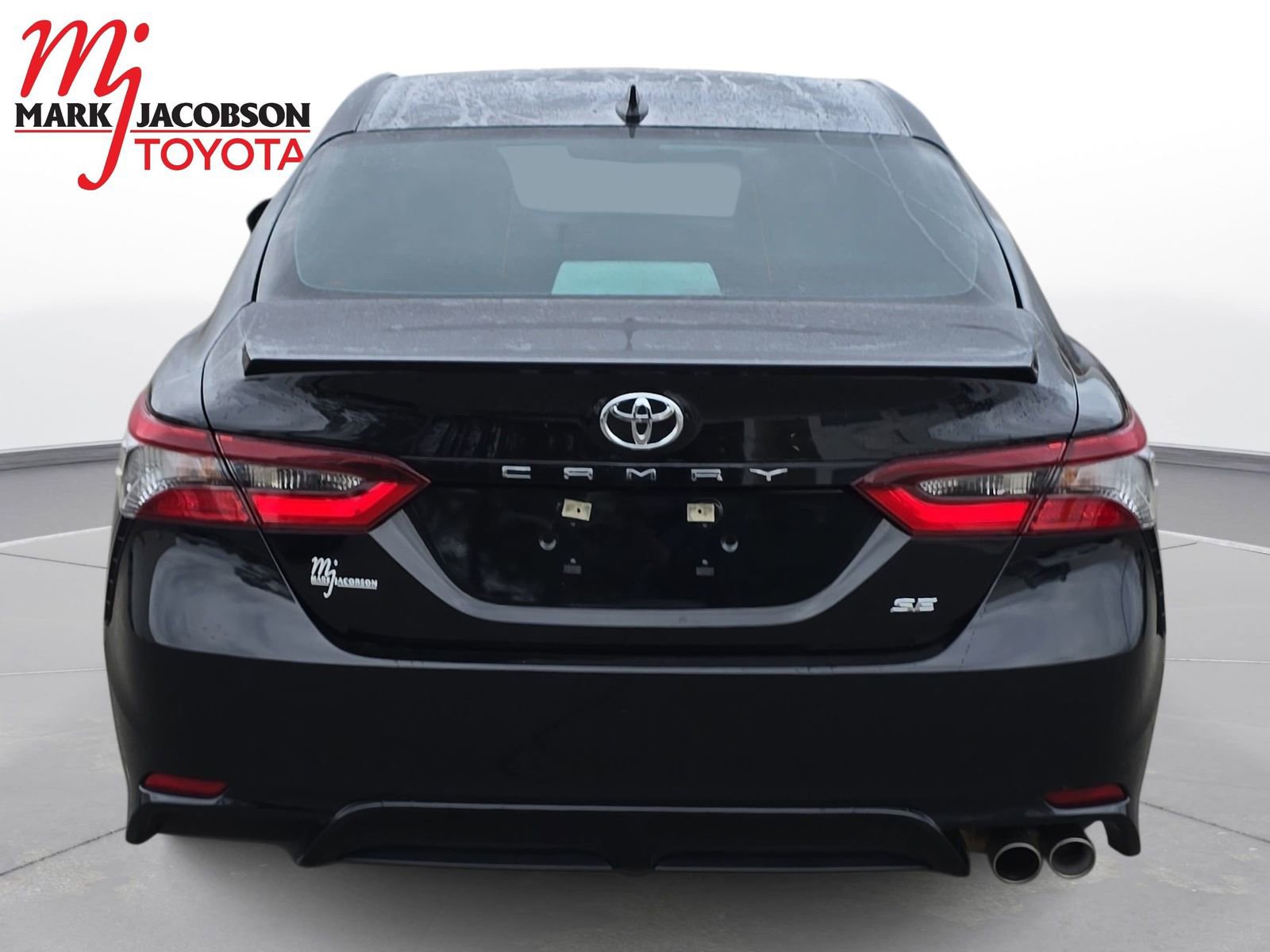 Used 2023 Toyota Camry SE image 11