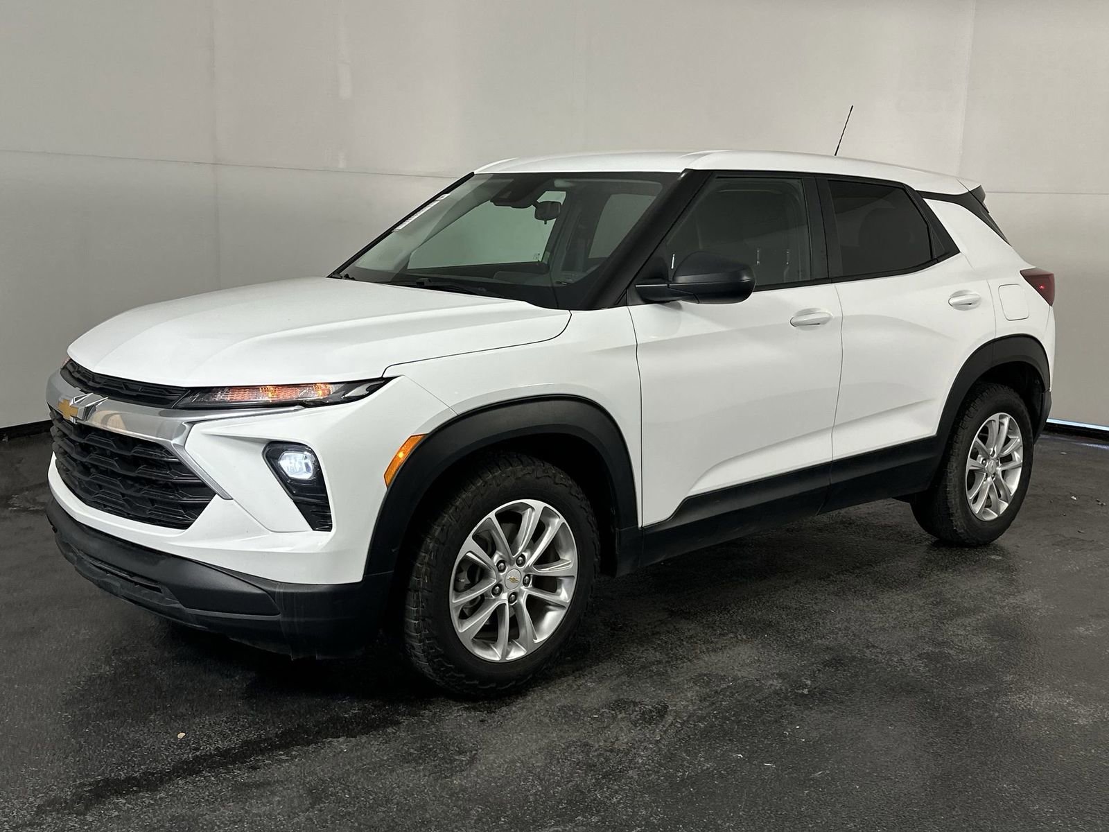 Used 2025 Chevrolet TrailBlazer LS w/ LS Convenience Package image 4