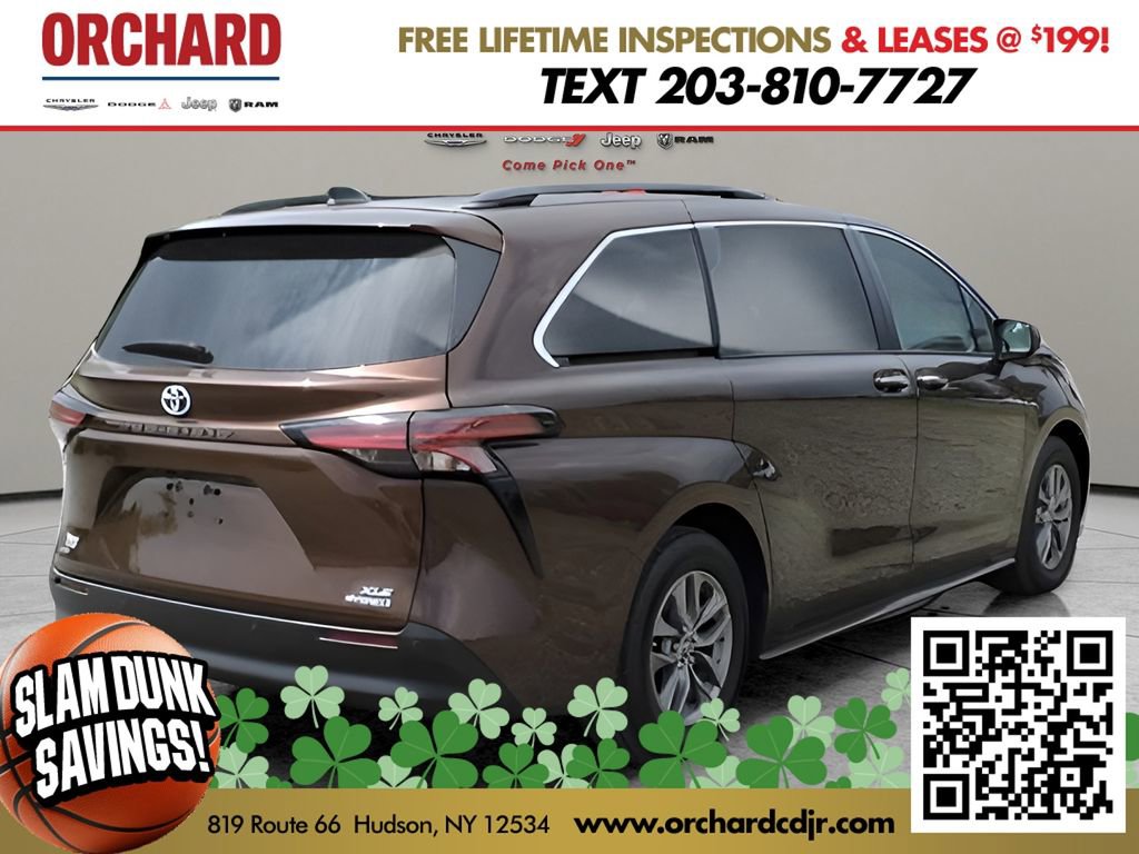 Used 2022 Toyota Sienna XLE image 6