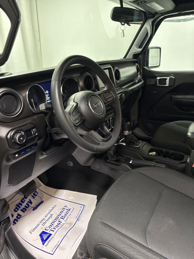 Used 2023 Jeep Wrangler Unlimited image 10