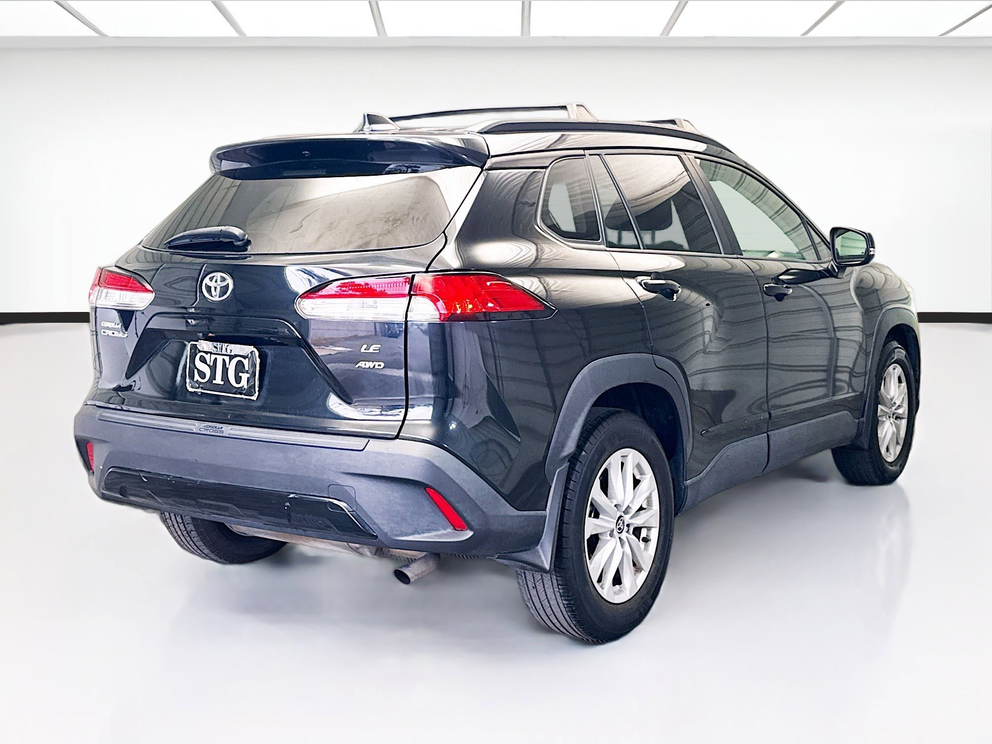 Used 2022 Toyota Corolla Cross LE image 4