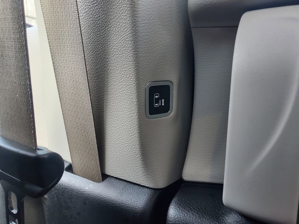 Used 2019 Chrysler Pacifica Limited w/ Tire & Wheel Group image 43