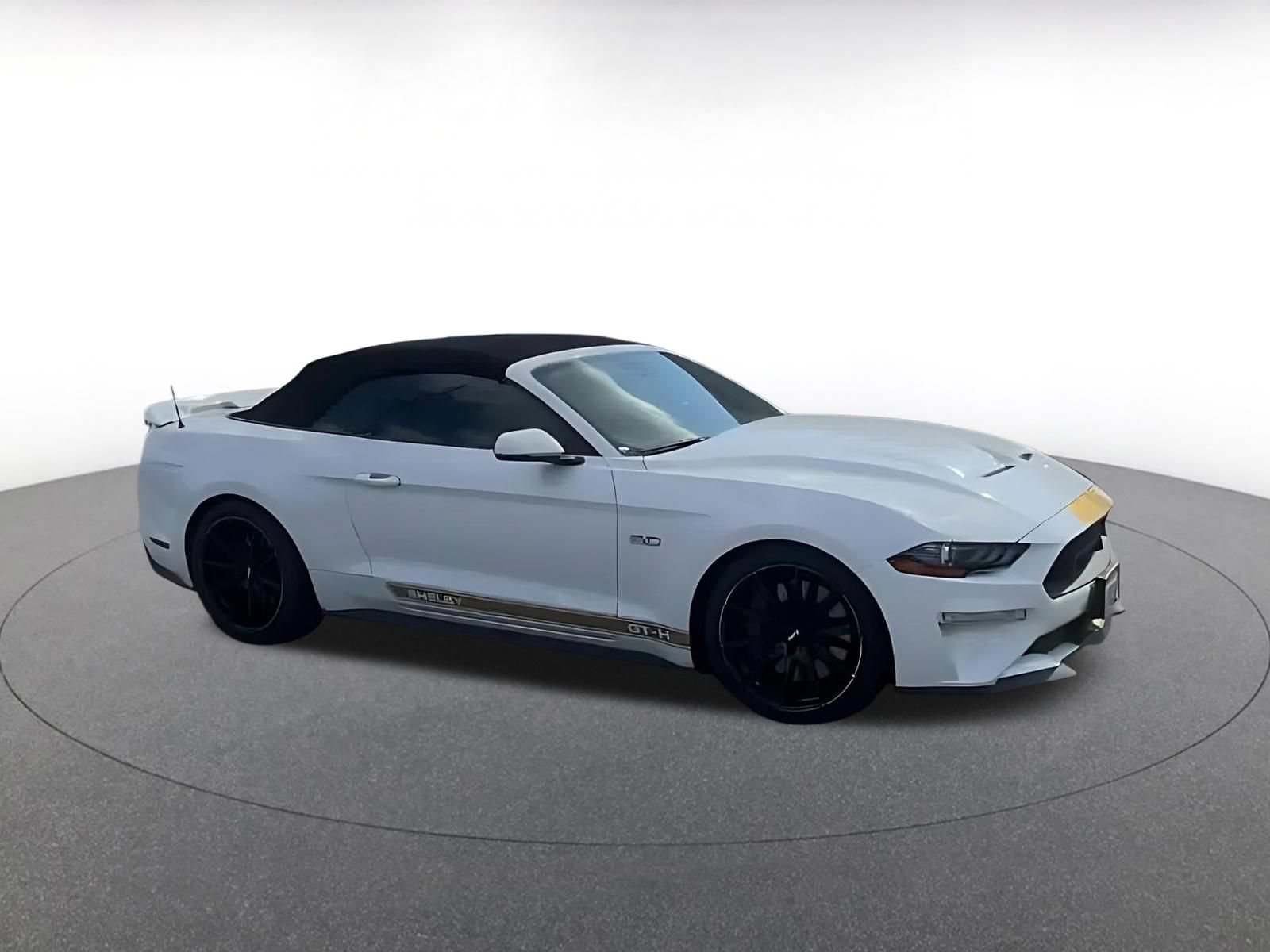 Used 2022 Ford Mustang GT Premium w/ GT Performance Package RWD image 2