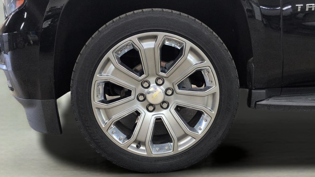 Used 2019 Chevrolet Tahoe LT w/ Luxury Package AWD/4WD image 33