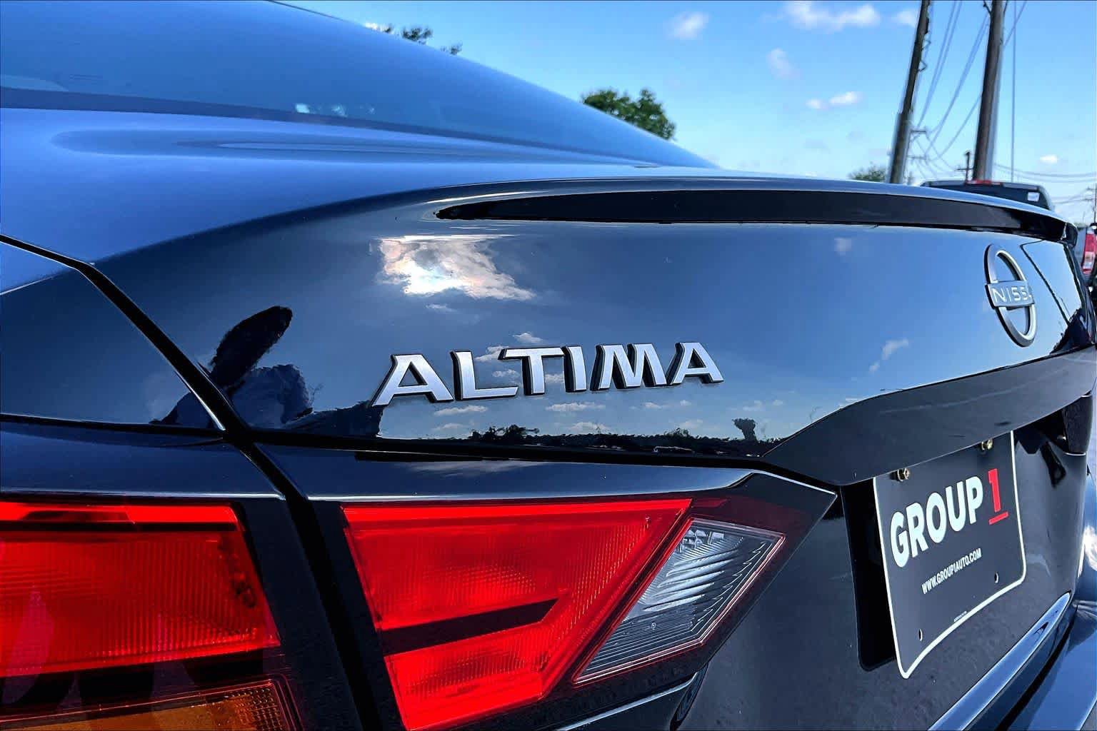 Used 2025 Nissan Altima 2.5 SV FWD image 10