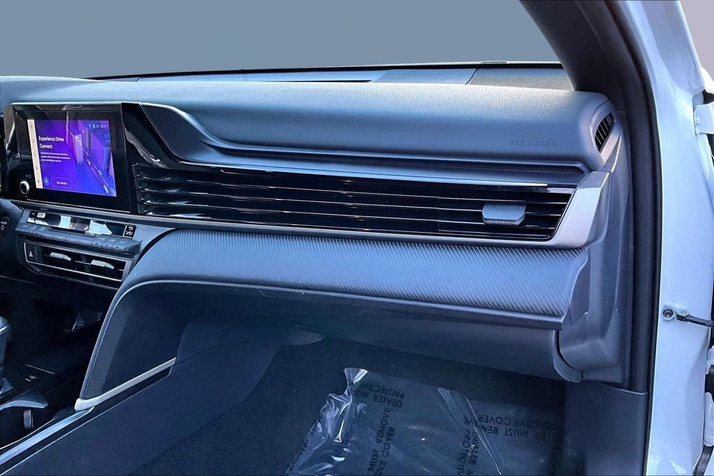 Used 2025 Toyota Camry SE image 20