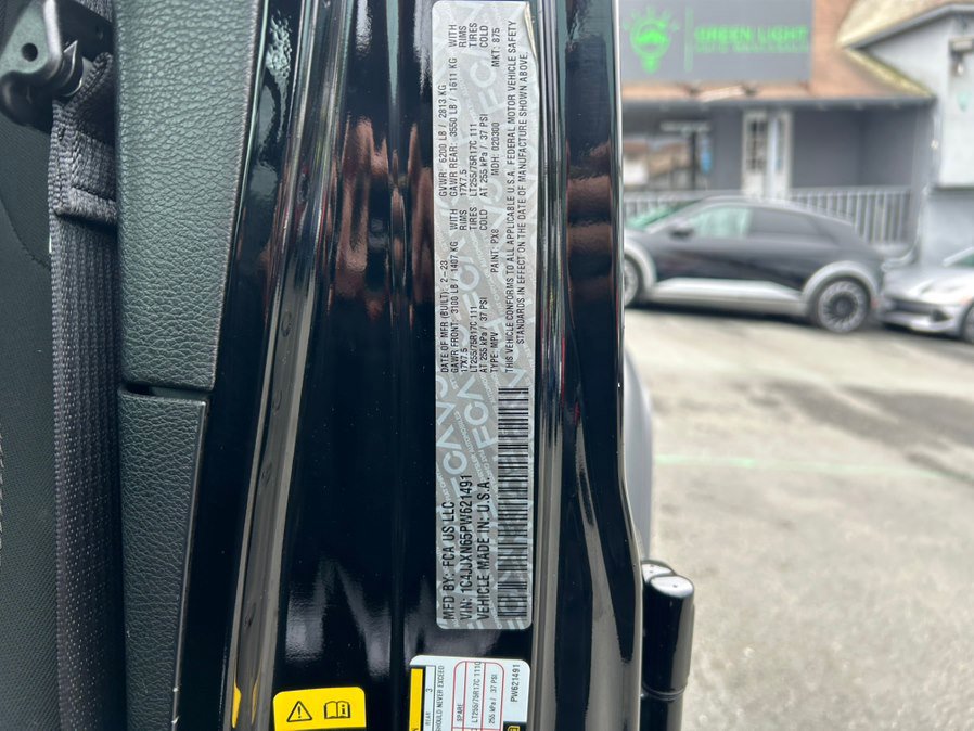 Used 2023 Jeep Wrangler Unlimited w/ Sun & Screen Package AWD/4WD image 75