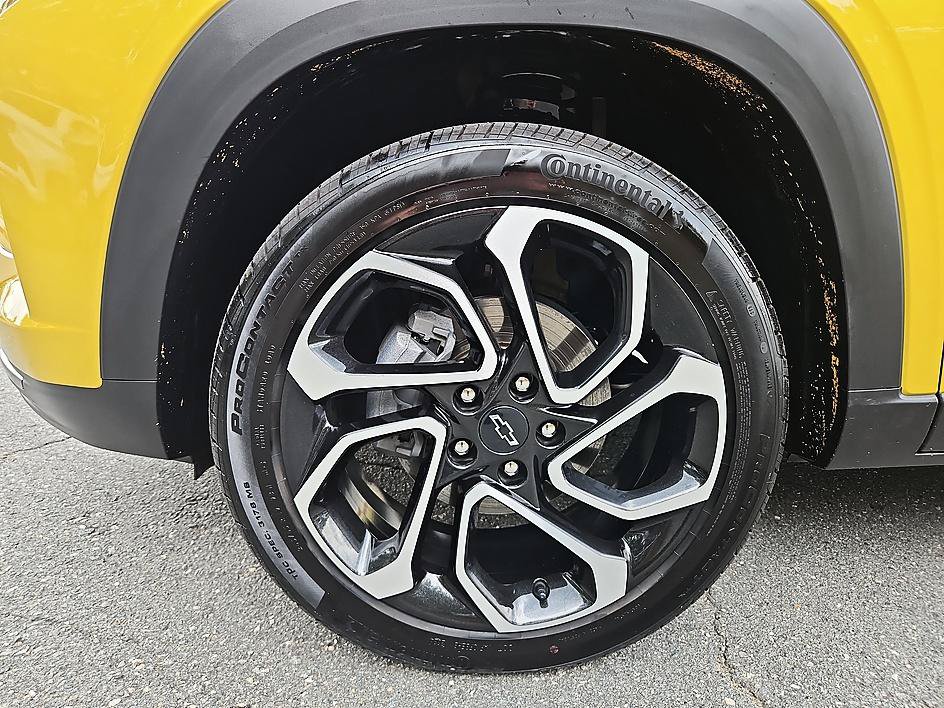 Used 2025 Chevrolet Trax RS w/ Driver Confidence Package FWD image 8