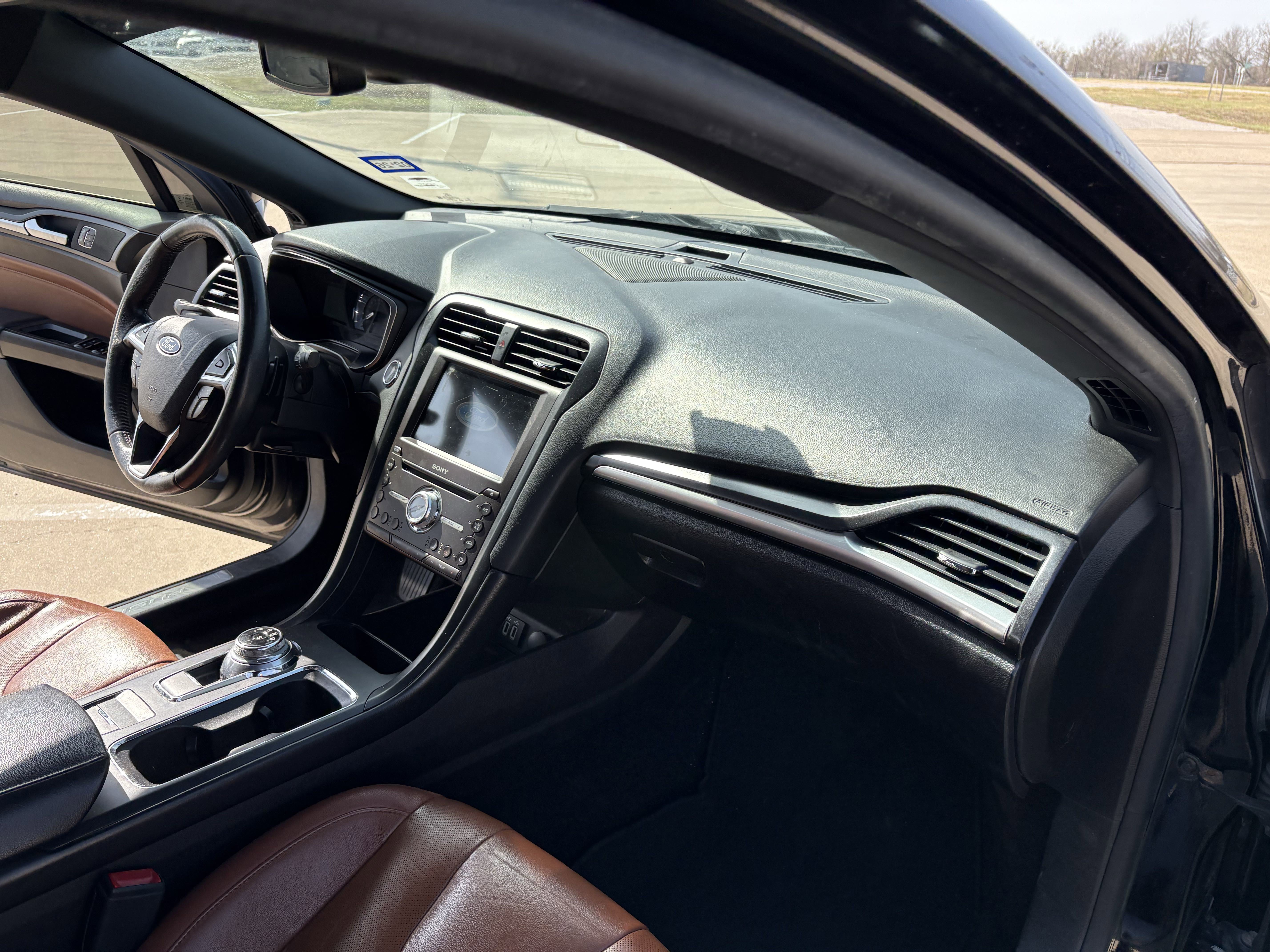 Used 2020 Ford Fusion Titanium image 12