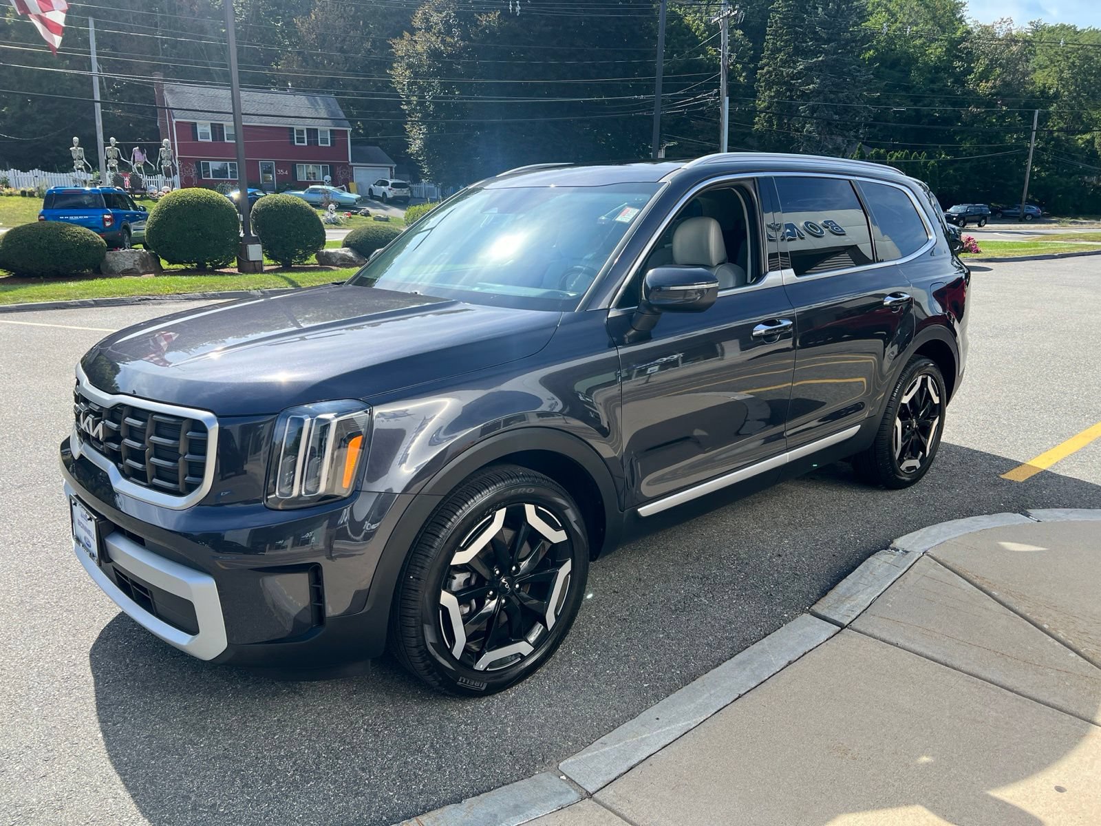 Used 2025 Kia Telluride S AWD/4WD image 3
