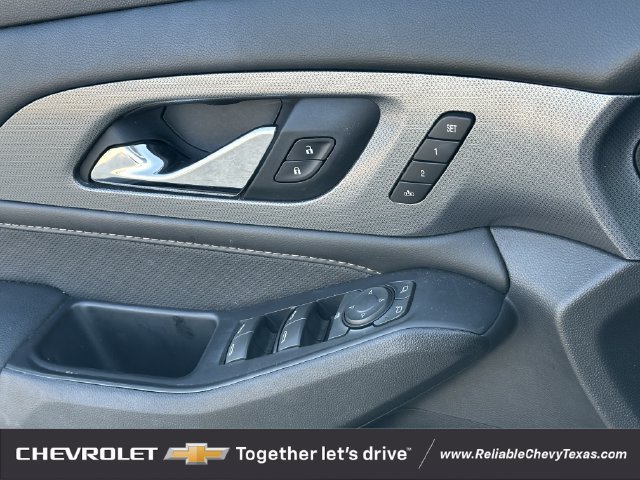 Used 2021 Chevrolet Traverse Premier AWD/4WD image 23