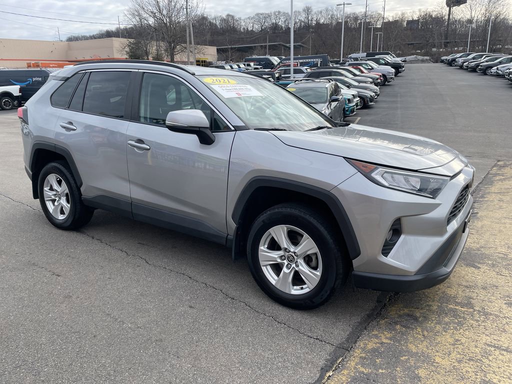 Used 2021 Toyota RAV4 XLE w/ Carpet Mat Package (TMS) image 6