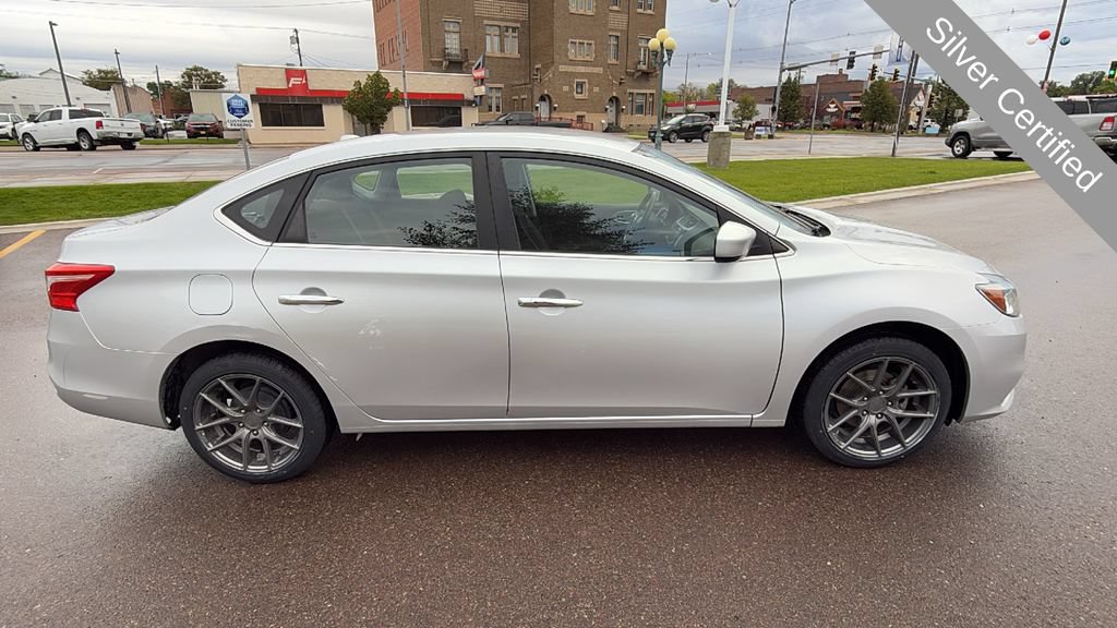 Used 2016 Nissan Sentra SV FWD image 4
