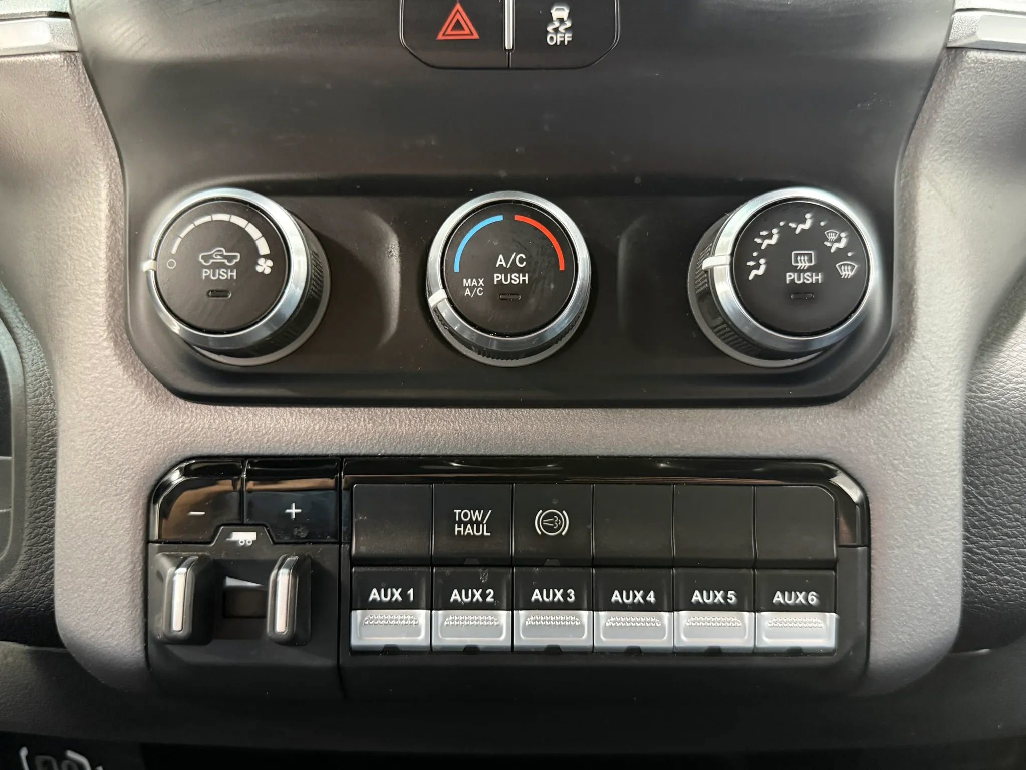 Used 2023 RAM 3500 SLT w/ Quick Order Package 2YG SLT AWD/4WD image 23