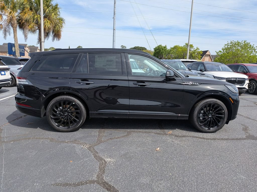 New 2026 Lincoln Aviator Reserve w/ Jet Appearance Package RWD image 3