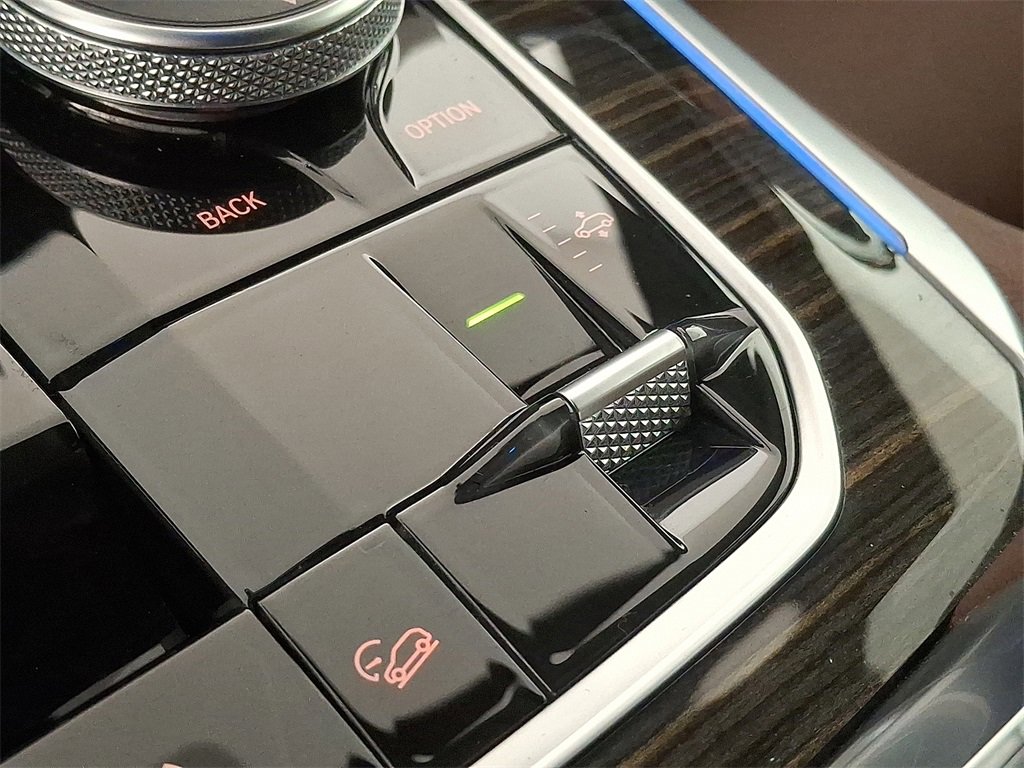 Used 2021 BMW X5 xDrive45e w/ M Sport Package image 25