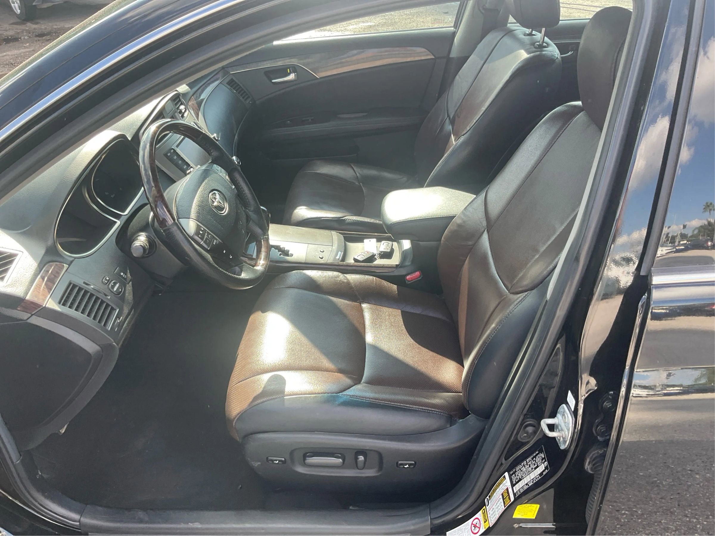 Used 2012 Toyota Avalon Limited image 9