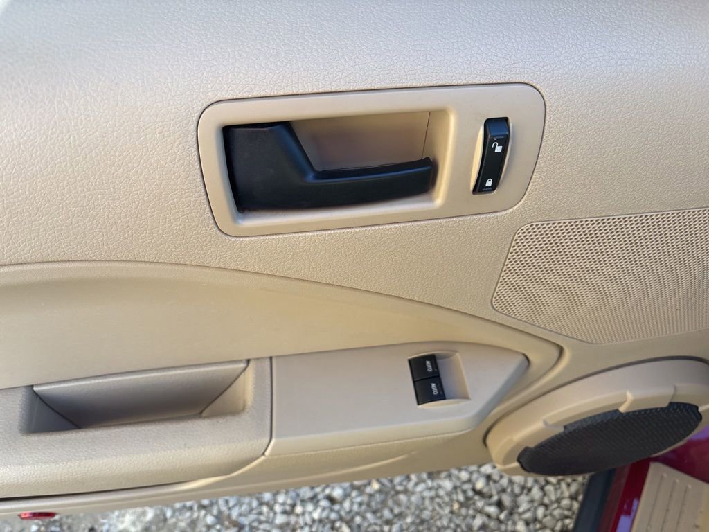 Used 2007 Ford Mustang Deluxe image 7