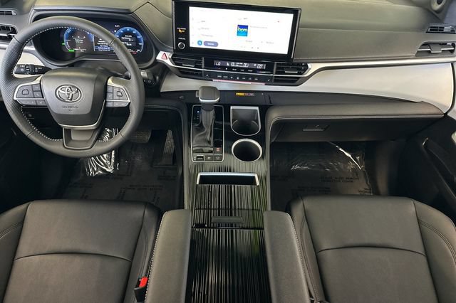 Certified 2026 Toyota Sienna XSE FWD image 17