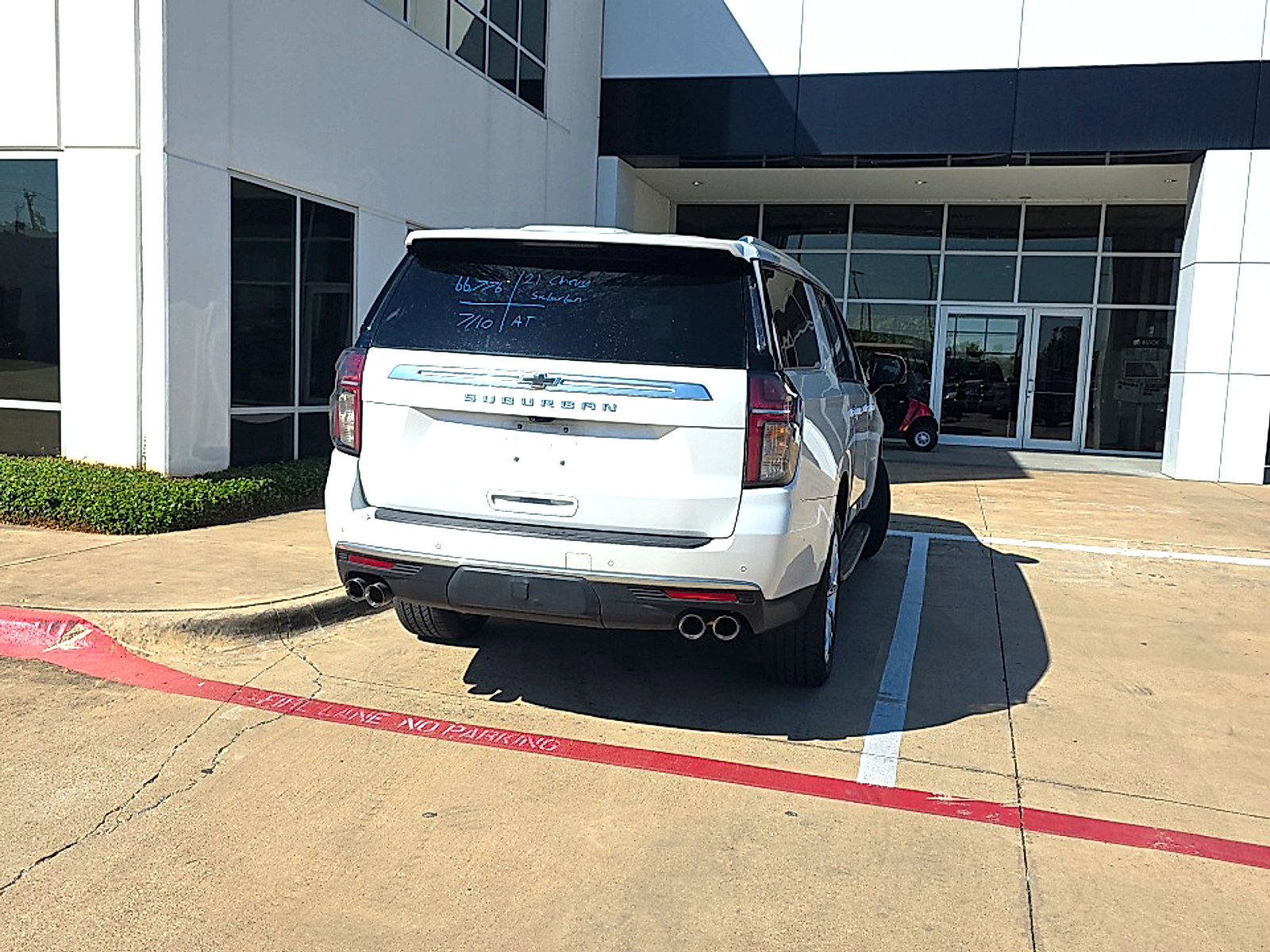 Used 2021 Chevrolet Suburban High Country RWD image 13