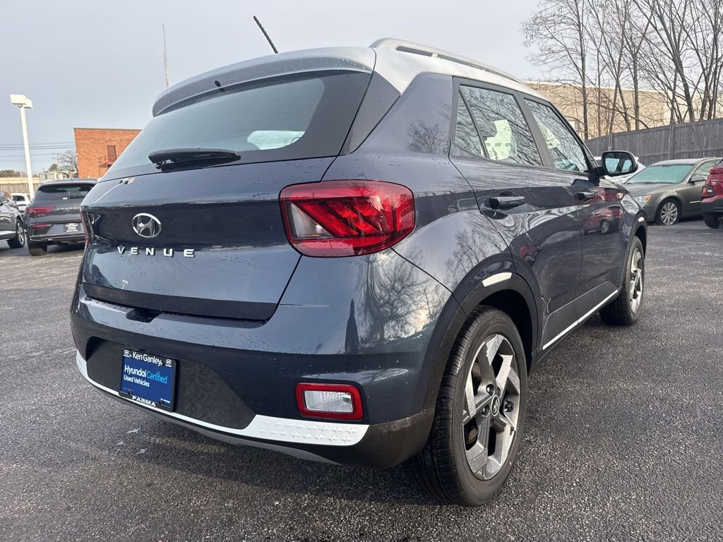 Used 2023 Hyundai Venue Limited w/ Cargo Package image 6