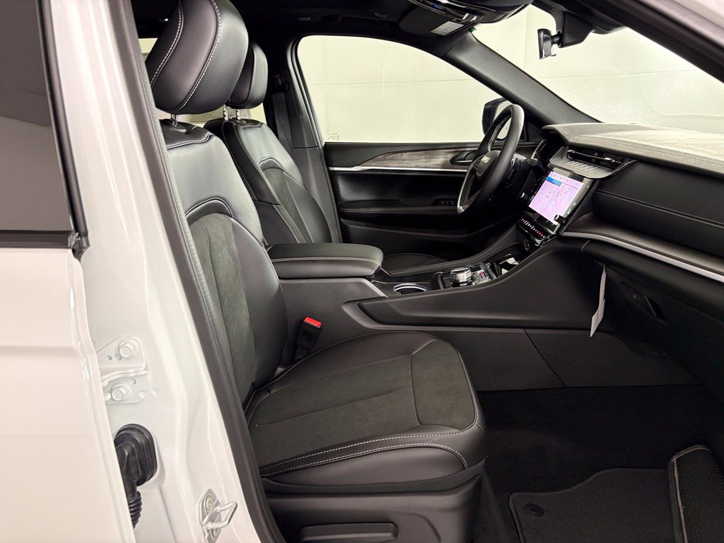New 2026 Jeep Grand Cherokee Altitude RWD image 42
