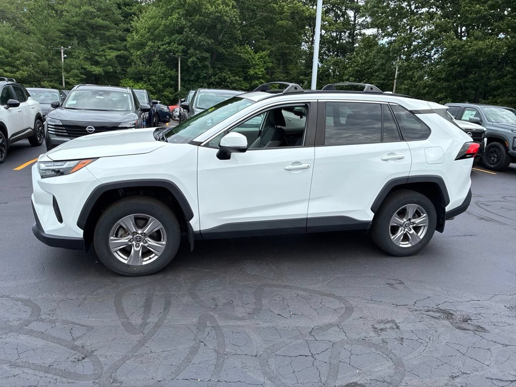 Used 2022 Toyota RAV4 XLE w/ Convenience Package AWD/4WD image 4
