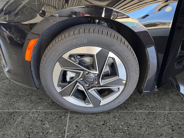 New 2027 Chrysler Pacifica Limited w/ Trailer Tow Group FWD image 29