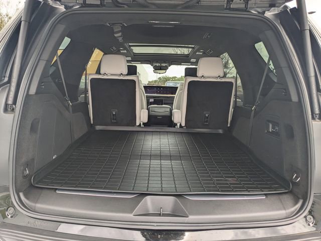 Used 2025 Cadillac Escalade Sport Platinum image 11