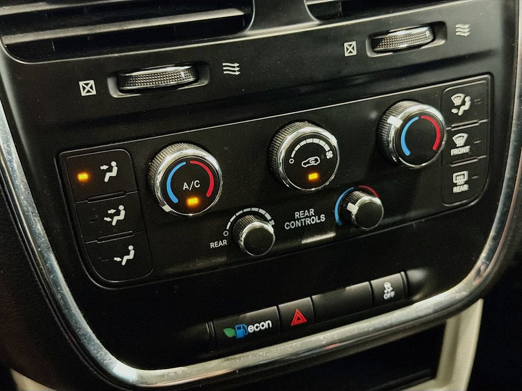 Used 2019 Dodge Grand Caravan SE w/ UConnect Hands-Free Group FWD image 16