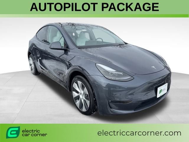 Used 2023 Tesla Model Y Long Range image 1