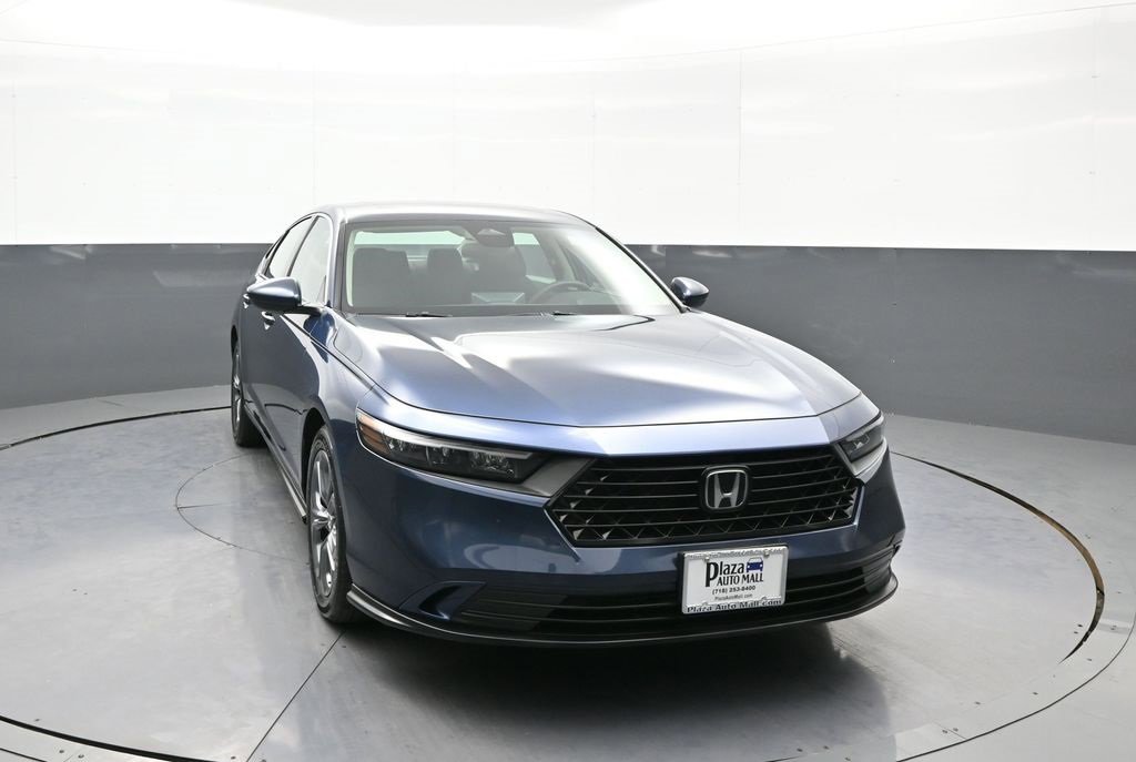 Certified 2023 Honda Accord EX image 3