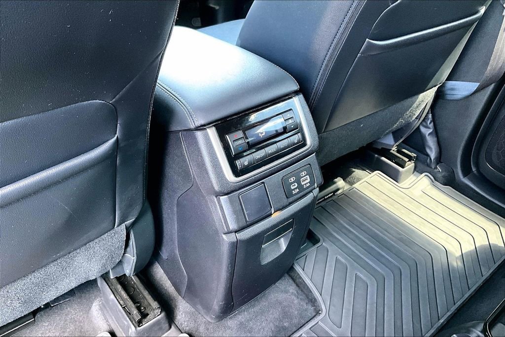 Used 2023 Subaru Ascent Limited w/ Technology Package AWD/4WD image 10