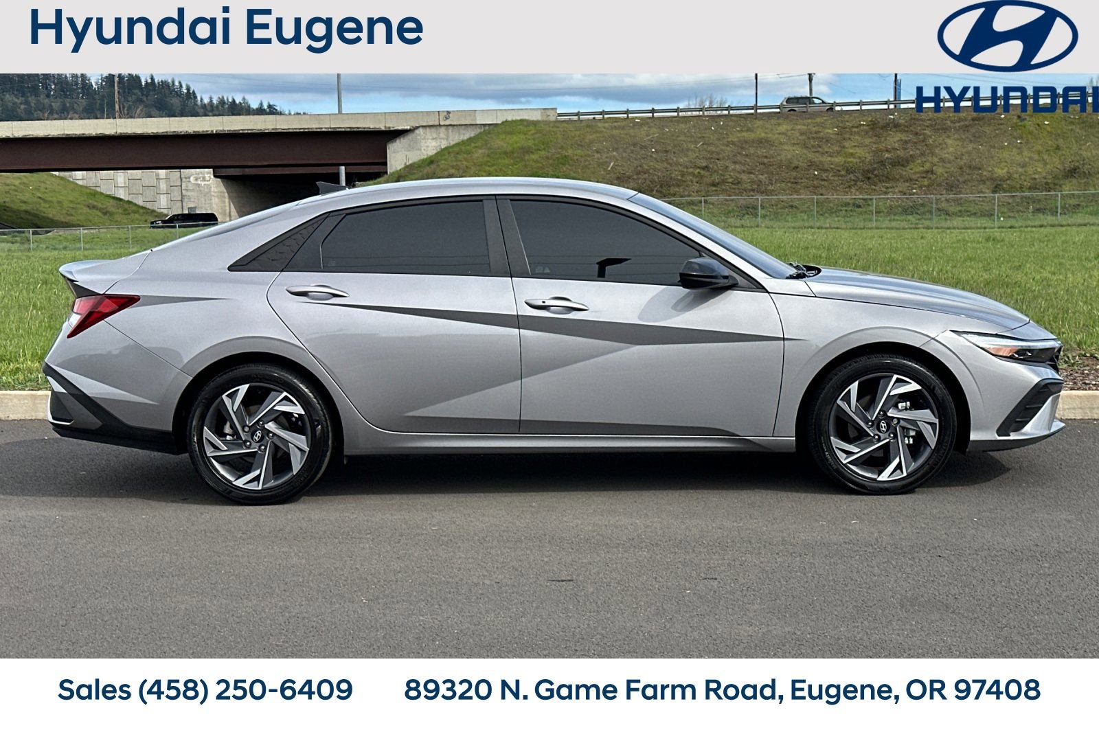 Used 2025 Hyundai Elantra Sport w/ Cargo Package image 2