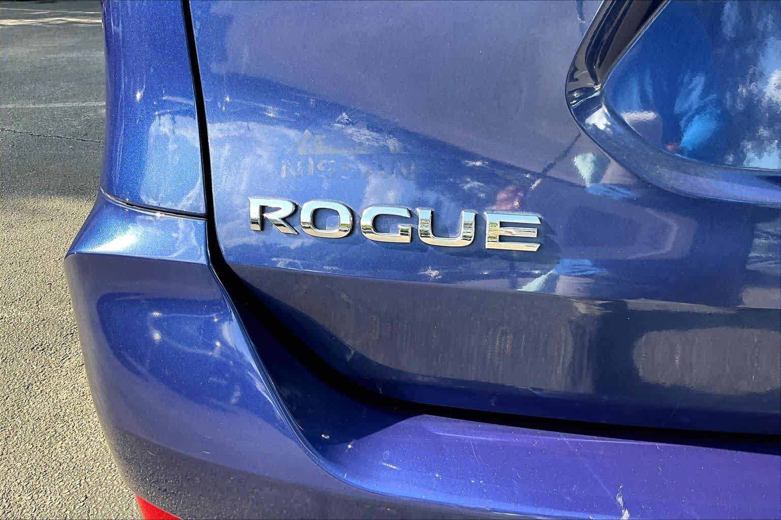Used 2017 Nissan Rogue S AWD/4WD image 10
