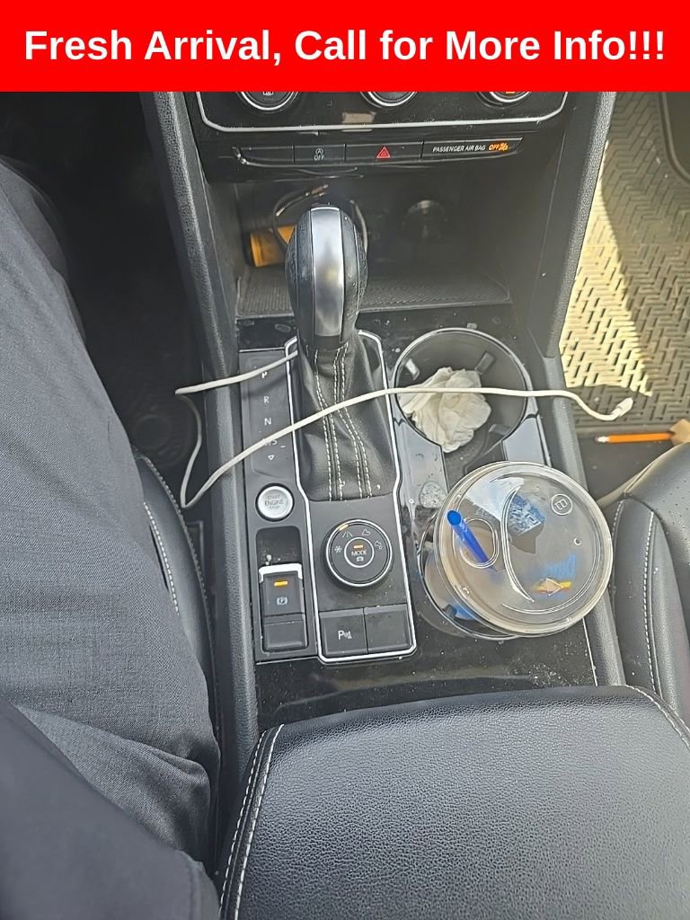 Used 2021 Volkswagen Atlas SEL R-Line w/ MDO Package (Bench Seat) image 6