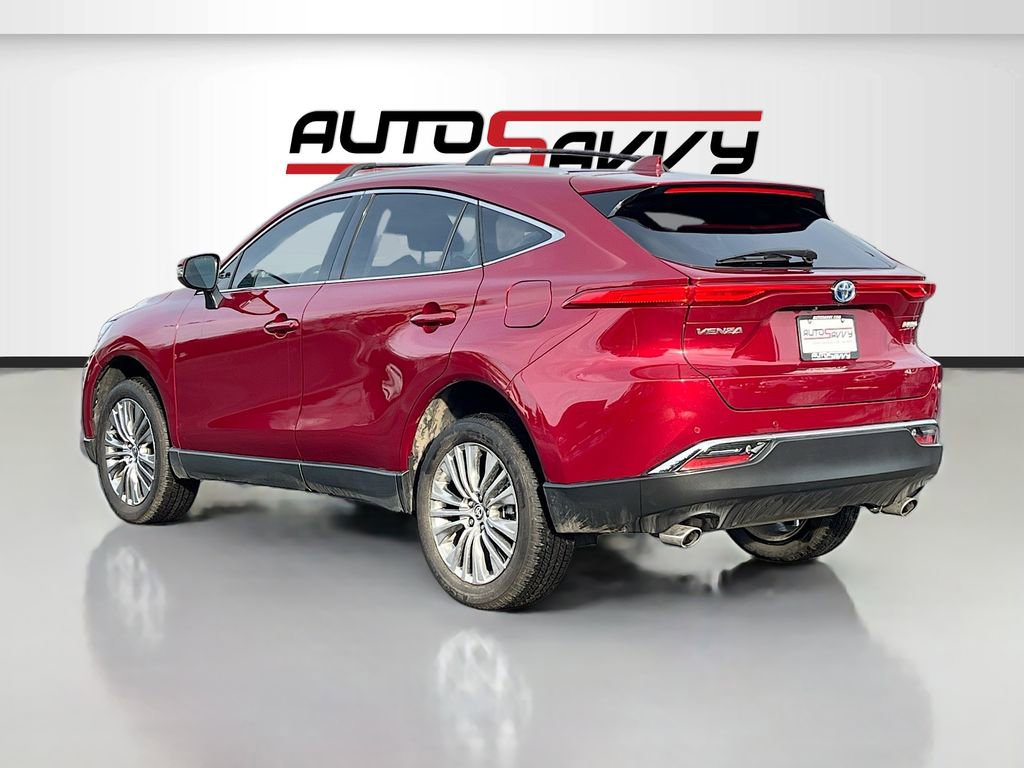 Used 2024 Toyota Venza Limited image 5