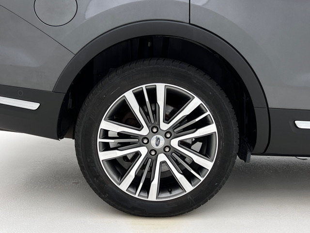 Used 2018 Ford Explorer Platinum AWD/4WD image 31