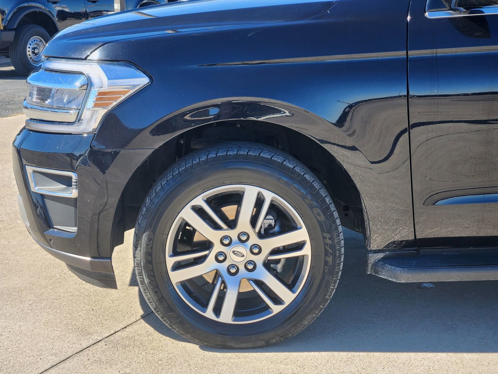 Used 2024 Ford Expedition Max Limited image 9