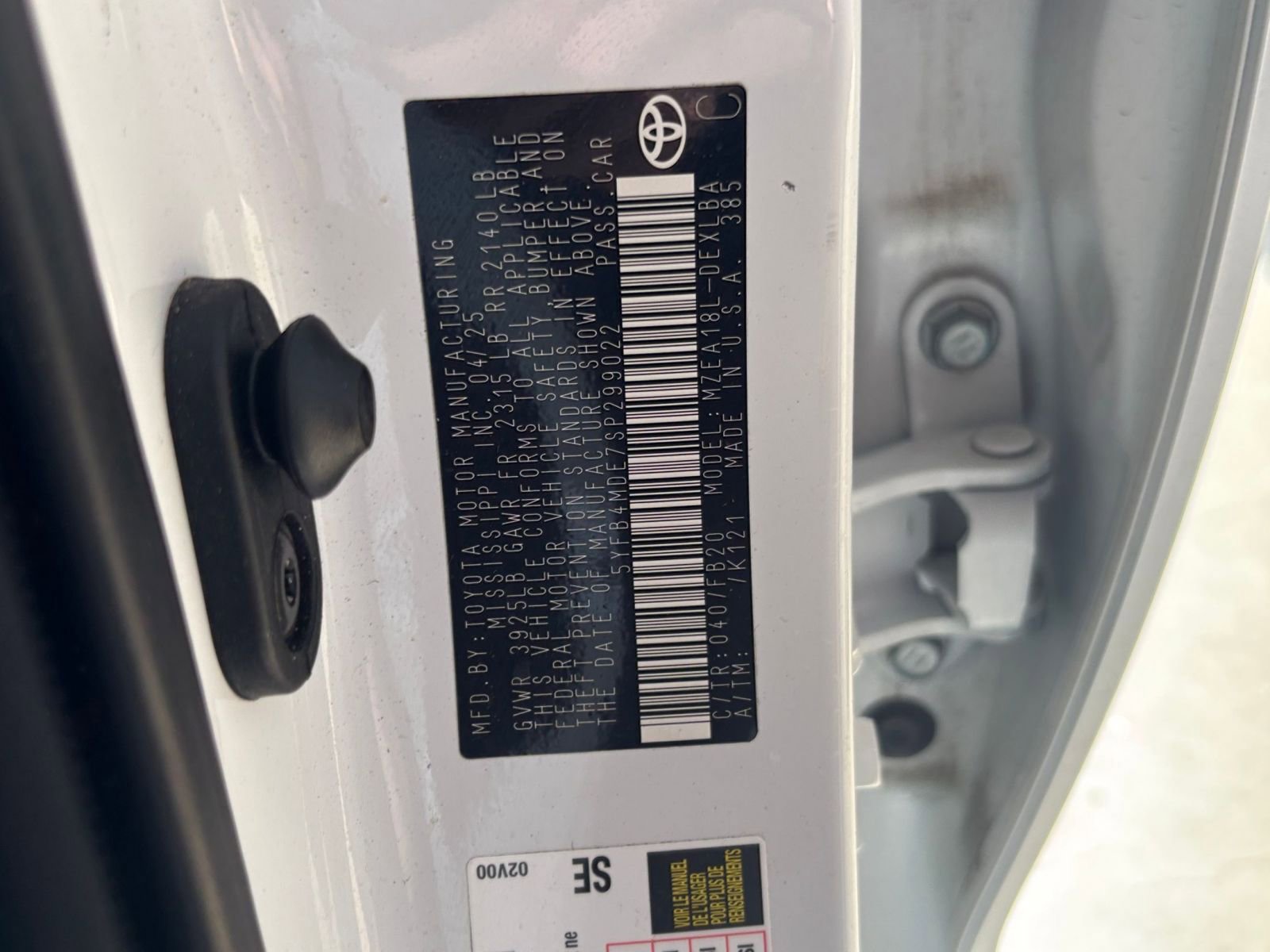 Used 2025 Toyota Corolla LE FWD image 28