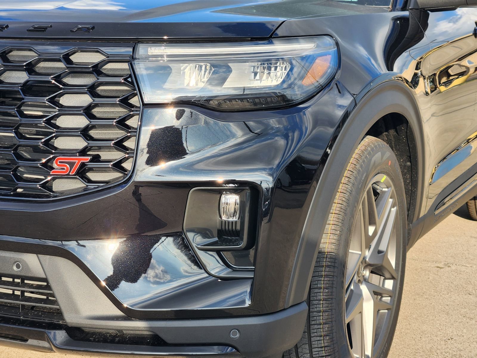 New 2026 Ford Explorer ST w/ Sun And Sound Package AWD/4WD image 10