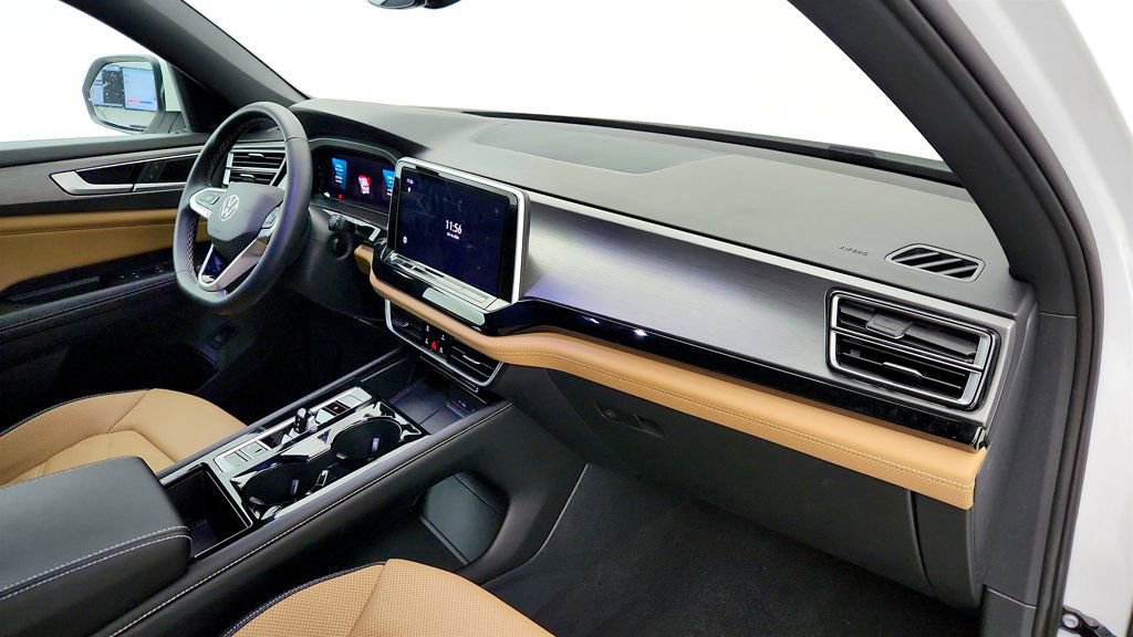 Used 2024 Volkswagen Atlas Cross Sport SE w/ Panoramic Sunroof Package image 25