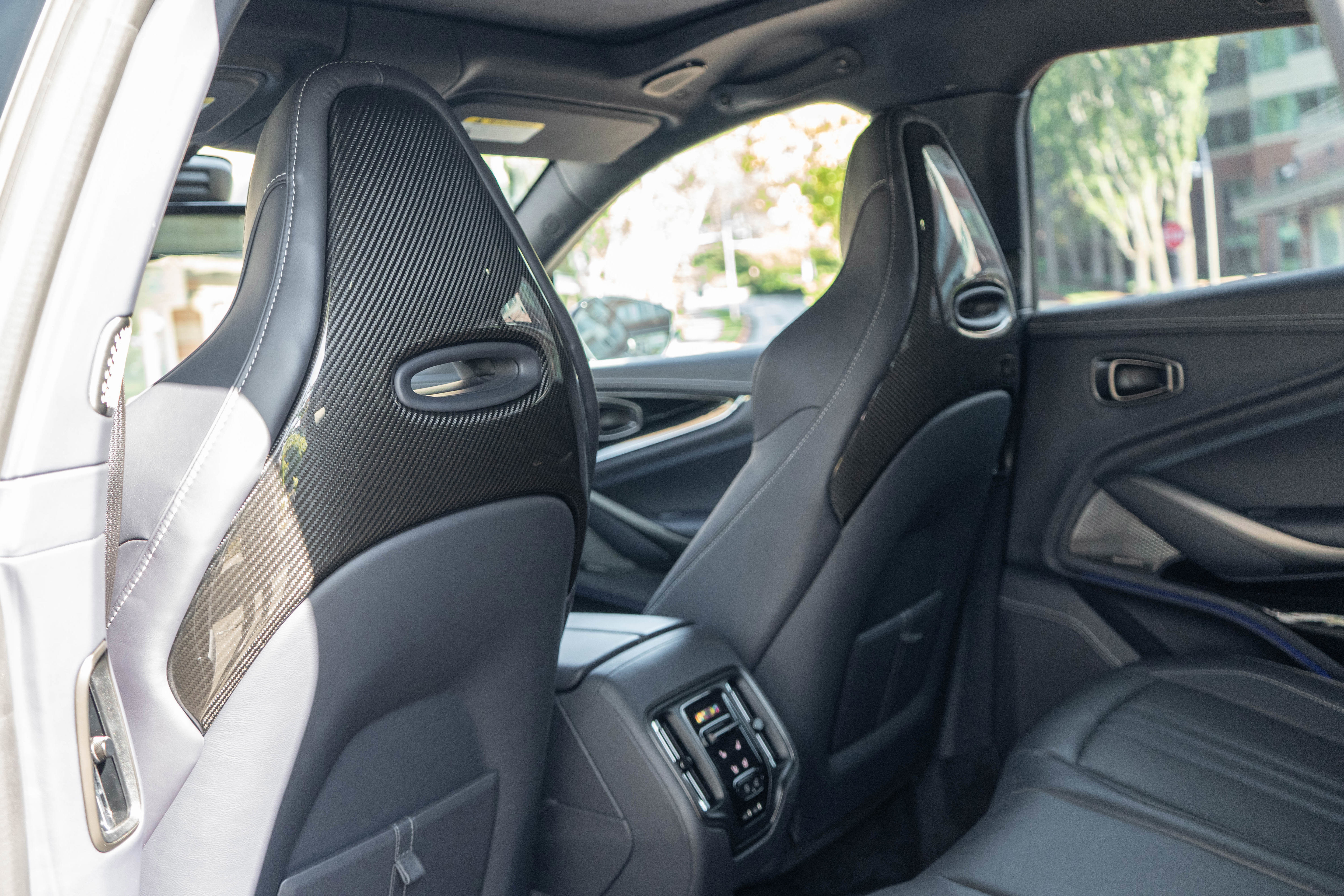 Used 2025 Aston Martin DBX 707 image 33