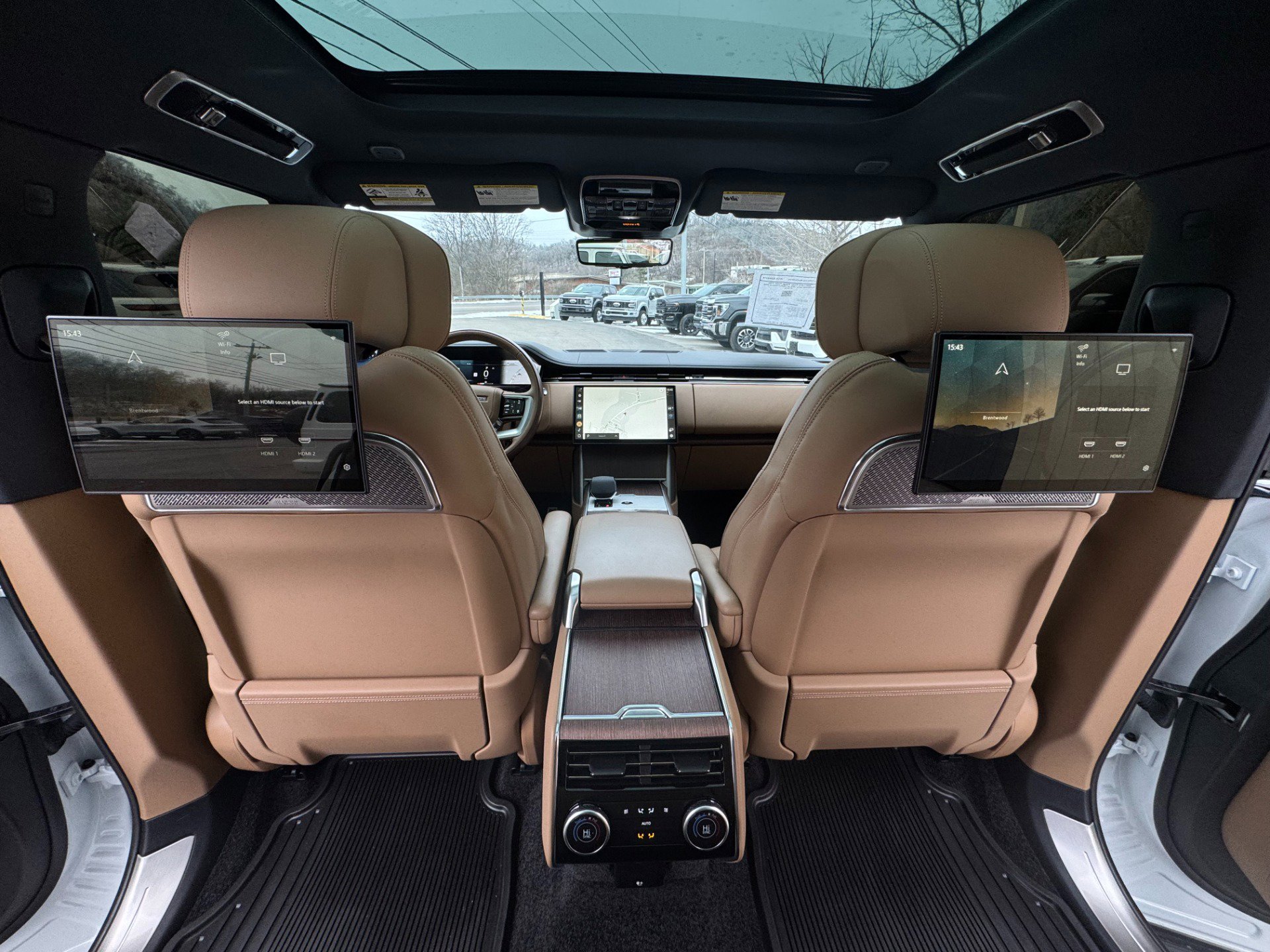 Used 2024 Land Rover Range Rover Long Wheelbase Autobiography image 50