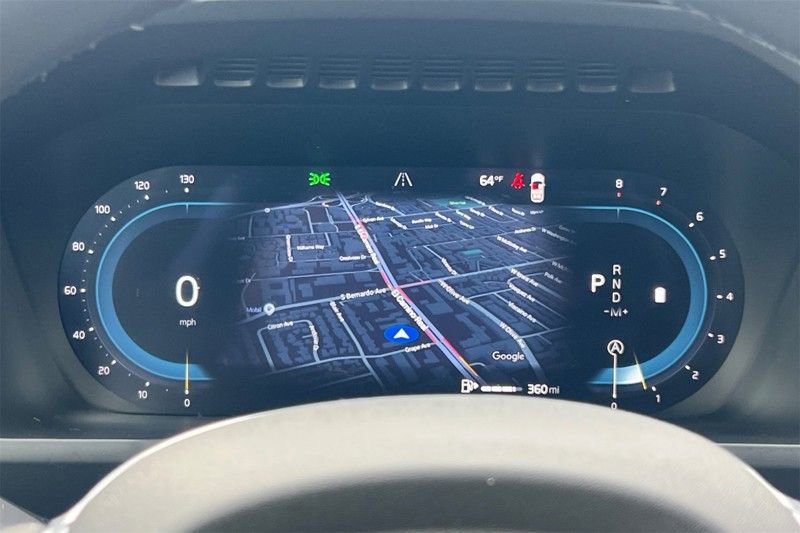 Certified 2025 Volvo XC90 B6 Plus image 27