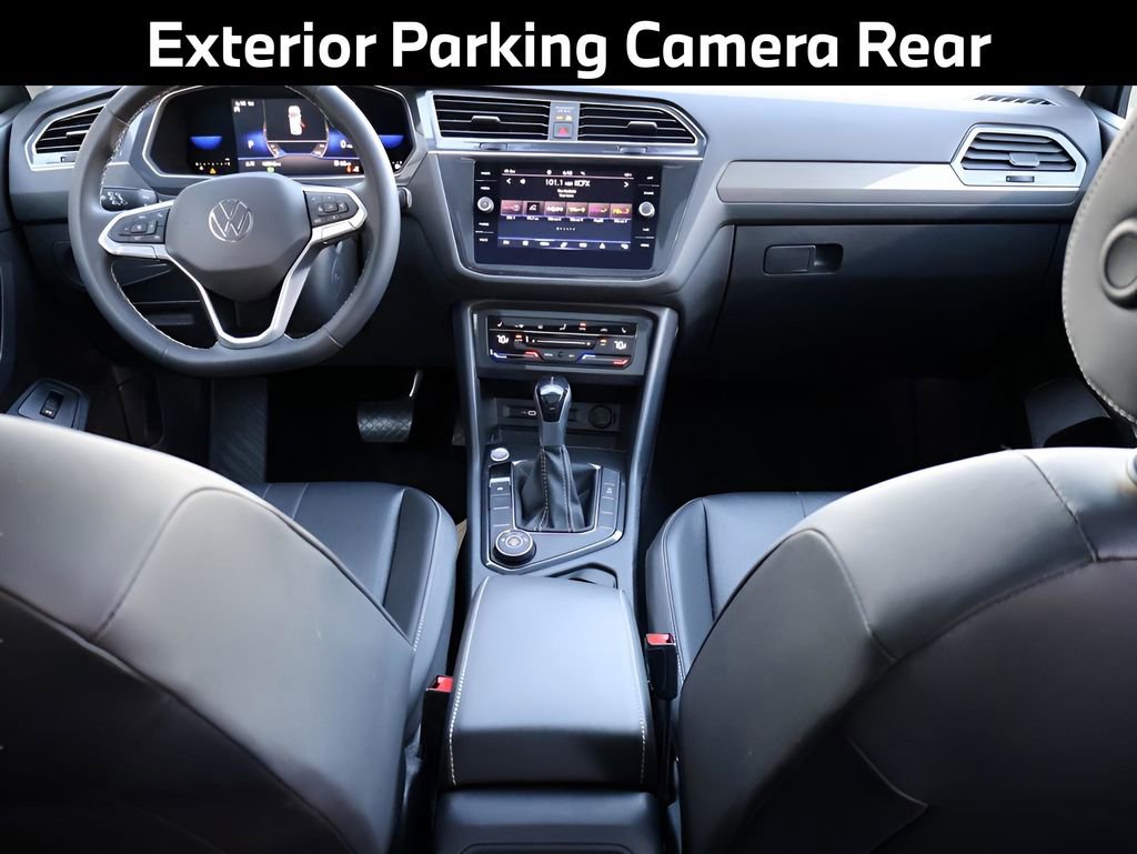 Used 2022 Volkswagen Tiguan SE w/ Panoramic Sunroof Package image 17