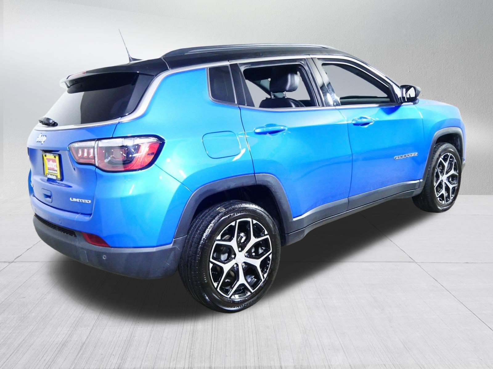 Used 2024 Jeep Compass Limited AWD/4WD image 7